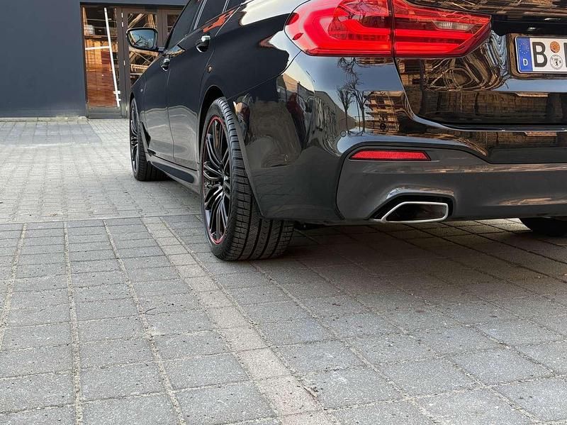 Gebraucht BMW 525 M Sport 231 PS (169 kW) 2018 Schwarz Kombi