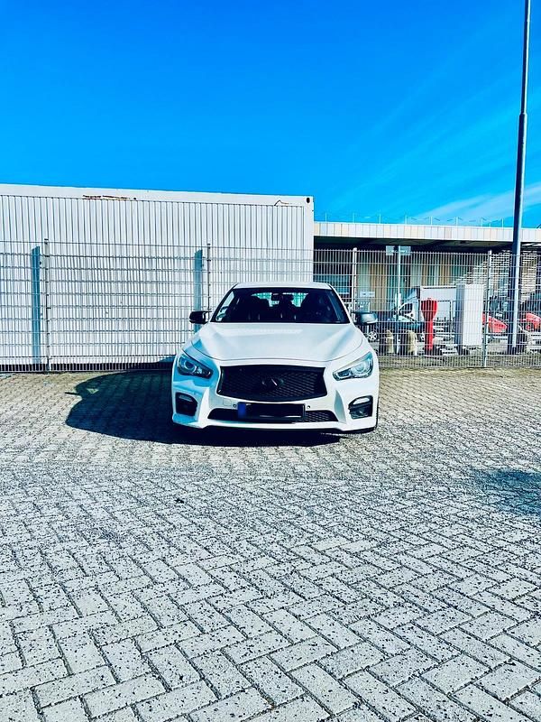 Gebraucht Infiniti Q50 Sport Tech 364 PS (267 kW) 2016 Weiß Limousine