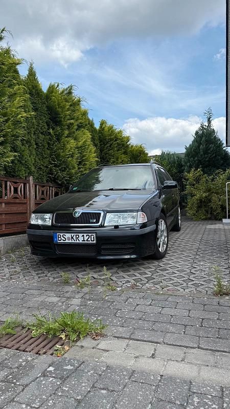 Schwarz Gebraucht 2003 Skoda Octavia RS Kombi | 4.500 € (Guter Preis) - Bild 1/4