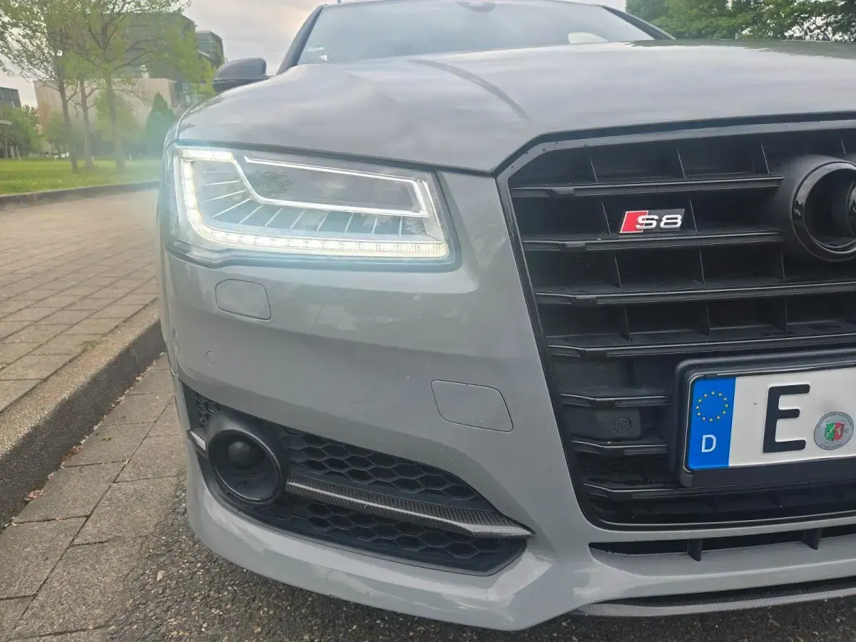 Gebraucht Audi S8 plus Sport 721 PS (530 kW) 2015 Grau Limousine