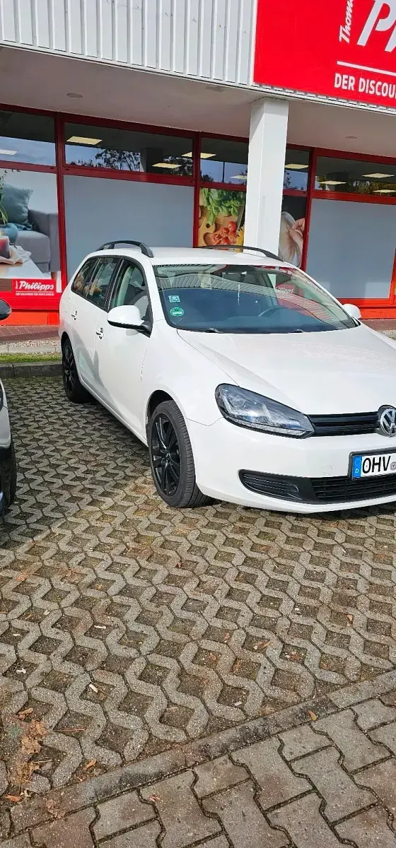 Gebraucht VW Golf VI 105 PS (77 kW) 2010 Weiß Kleinwagen