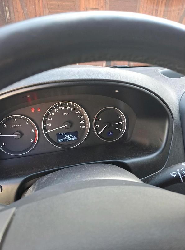 Gebraucht Hyundai H-1 170 PS (125 kW) 2017 Grau Van / Kleinbus