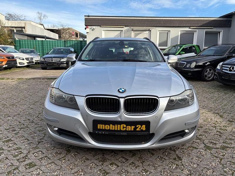 Gebraucht BMW 318 Comfort Edition 143 PS (105 kW) 2011 Titansilber Kombi