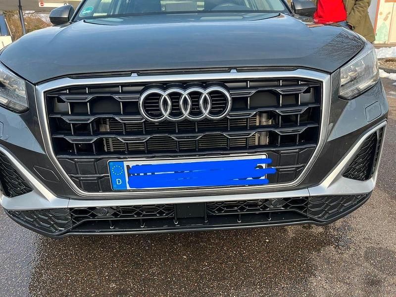 Gebraucht Audi Q2 S-Line 116 PS (85 kW) 2024 Grau SUV