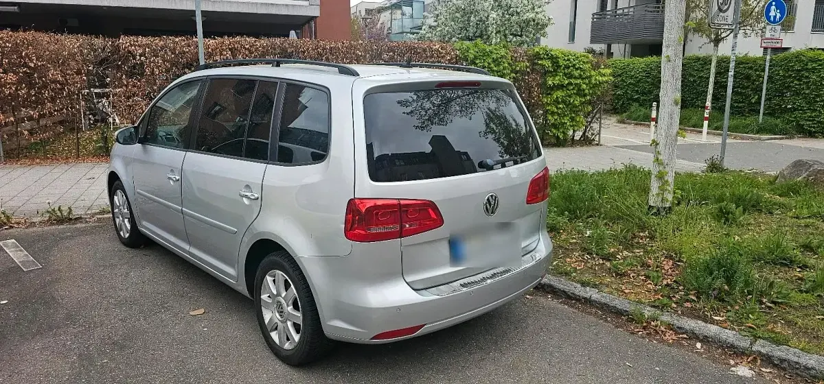 Gebraucht VW Touran 140 PS (102 kW) 2013 Grau Van / Kleinbus