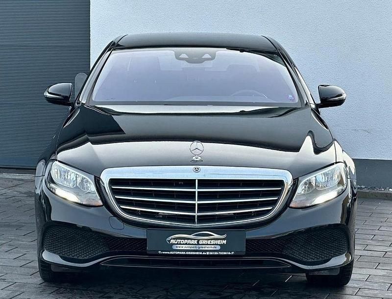 Gebraucht Mercedes E220 194 PS (142 kW) 2018 Schwarz Limousine