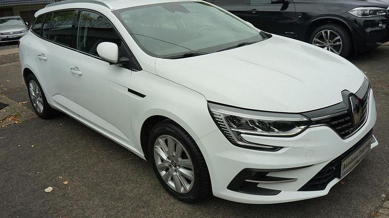 Silber Gebraucht 2021 Renault Mégane IV Zen Limousine | 13.650 € (Fairer Preis) - Bild 1/4