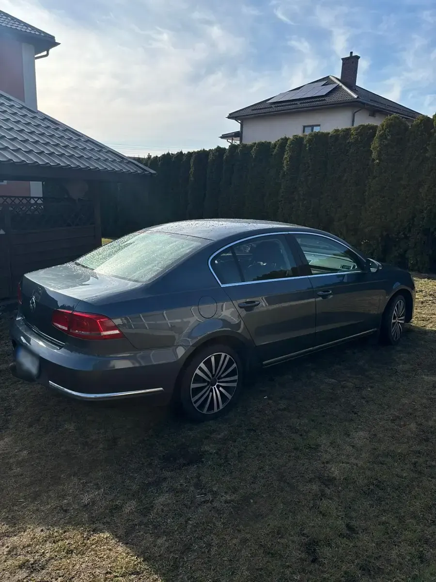 Gebraucht VW Passat 160 PS (117 kW) 2012 Blau Limousine