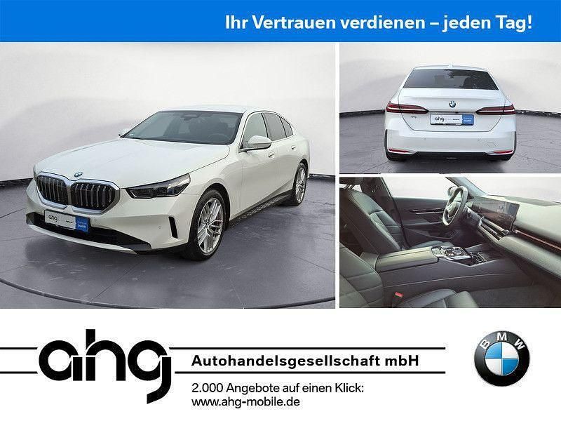 Gebraucht BMW 540 Sport Line 286 PS (210 kW) 2024 Alpinweiss iii Limousine