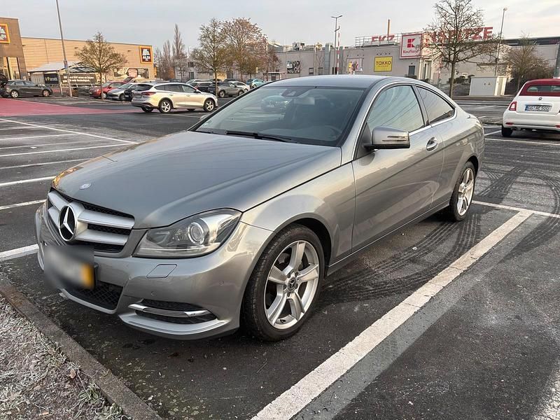 Gebraucht Mercedes C220 175 PS (128 kW) 2015 Grau Coupé