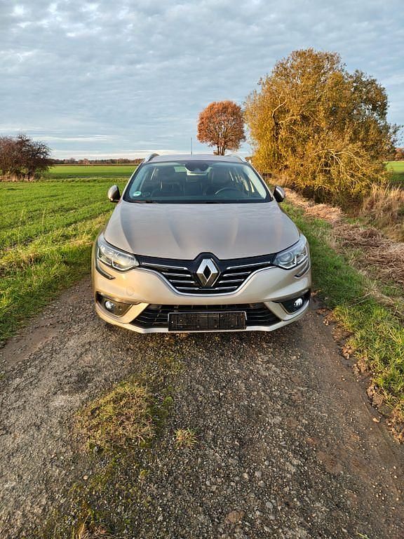 Gebraucht Renault Mégane IV Intens 132 PS (97 kW) 2017 Beige Limousine