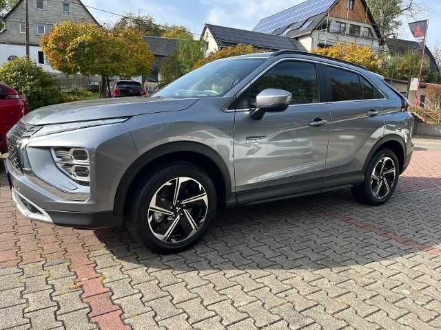 Grau Neu 2024 Mitsubishi Eclipse Cross Plus SUV | 36.300 € - Bild 1/4