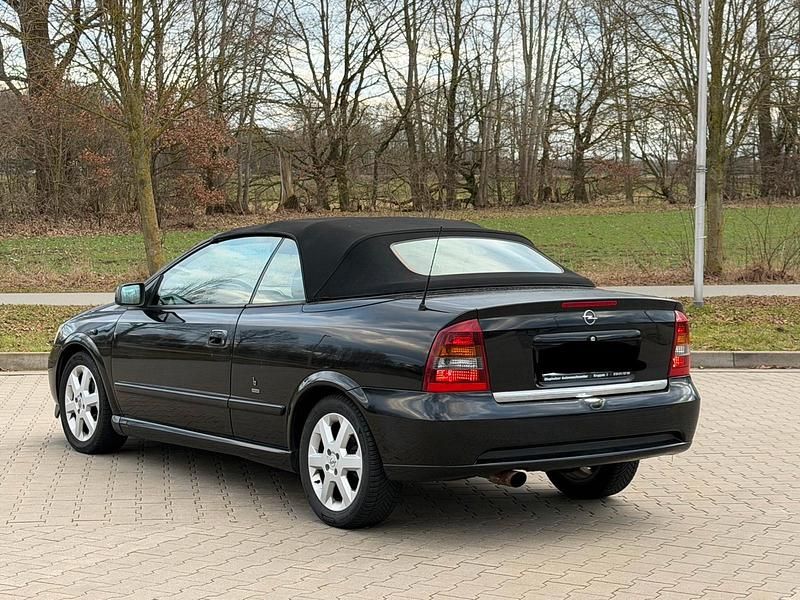 Gebraucht Opel Astra Cabriolet 103 PS (75 kW) 2004 Schwarz Cabrio