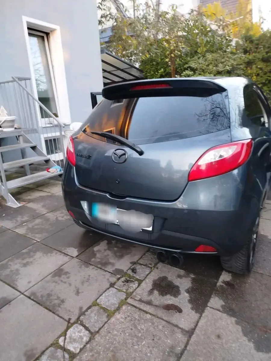 Usata Mazda 2 103 CV (75 kW) 2009 Grigio Utilitaria
