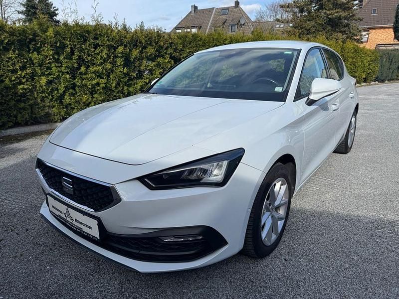 Gebraucht Seat Leon Style 110 PS (80 kW) 2022 Weiß Limousine