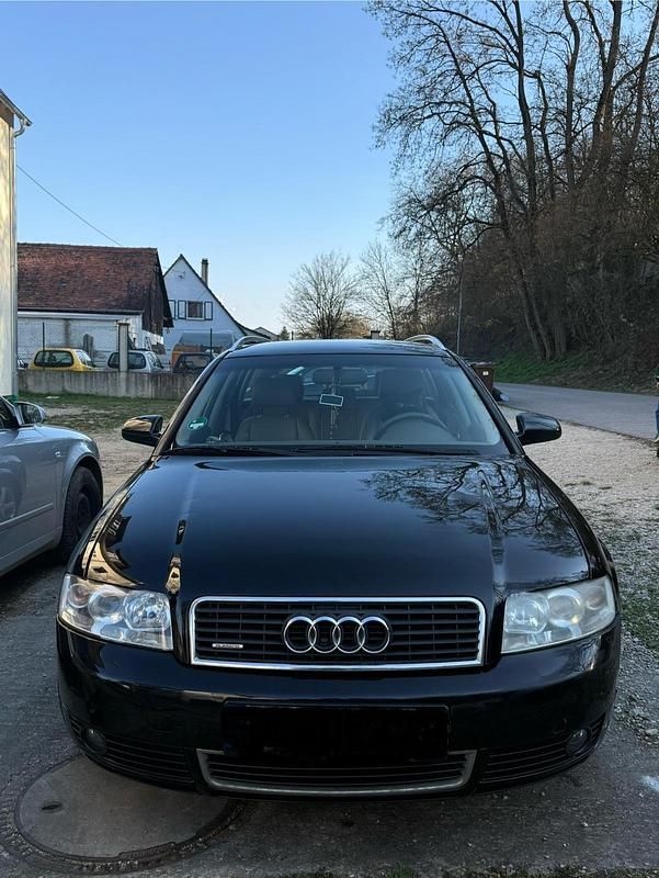 Gebraucht Audi A4 135 PS (99 kW) 2001 Schwarz Kombi