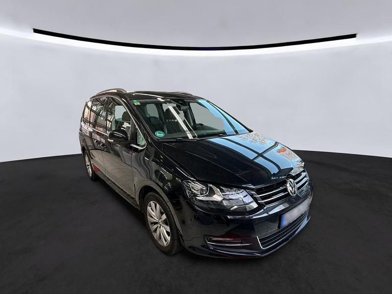 Gebraucht VW Sharan Highline 150 PS (110 kW) 2022 Schwarz Van / Kleinbus