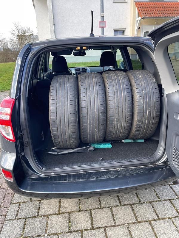 Gebraucht Toyota RAV4 160 PS (117 kW) 2011 Grau SUV