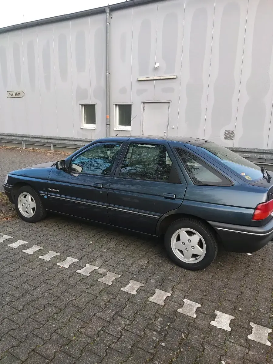 Gebraucht Ford Escort 60 PS (44 kW) 1993 Limousine