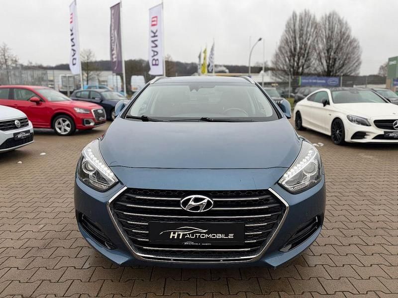 Gebraucht Hyundai i40 Style 141 PS (103 kW) 2016 Blau Kombi