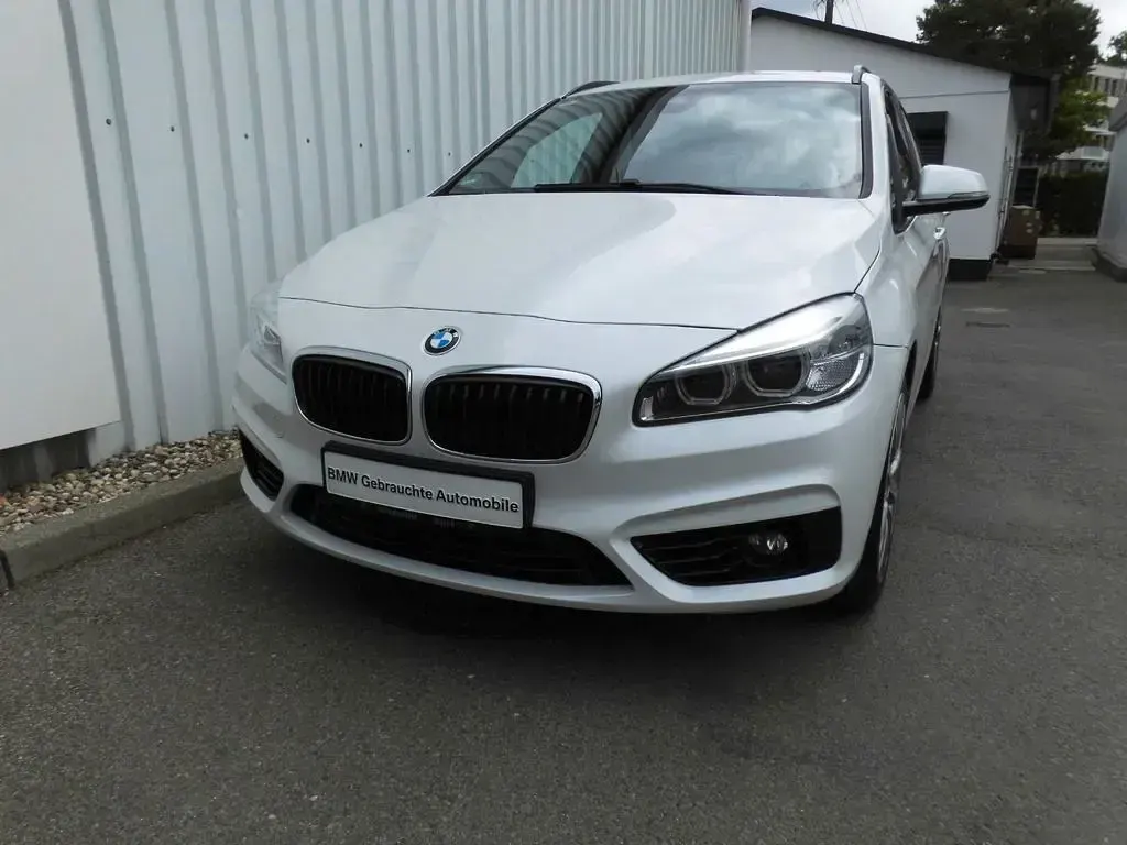 Gebraucht BMW 220 Sport Line 192 PS (141 kW) 2017 Weiß Van / Kleinbus