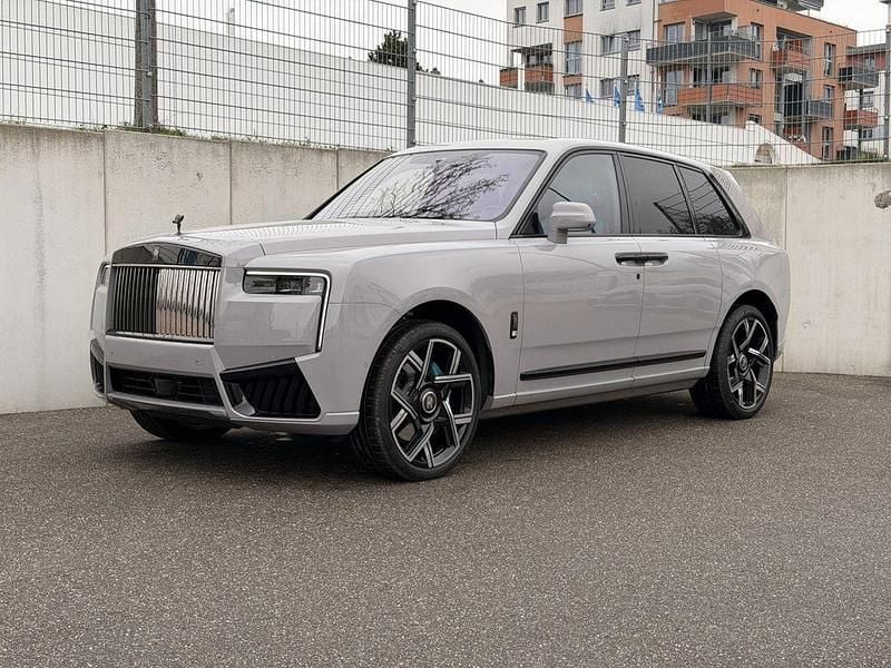 Neu Rolls Royce Cullinan 600 PS (441 kW) 2026 Grau SUV