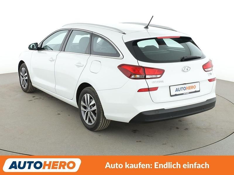 Gebraucht Hyundai i30 Style 120 PS (88 kW) 2018 Weiß Kombi