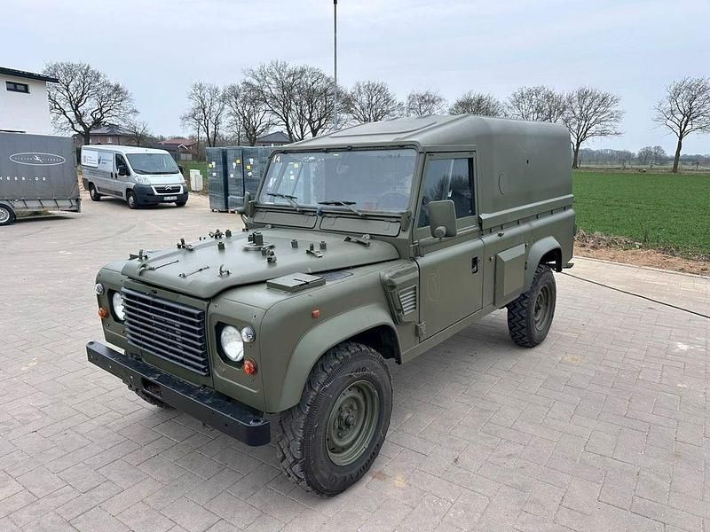 Gebraucht Land Rover Defender 113 PS (83 kW) 2000 Grün SUV