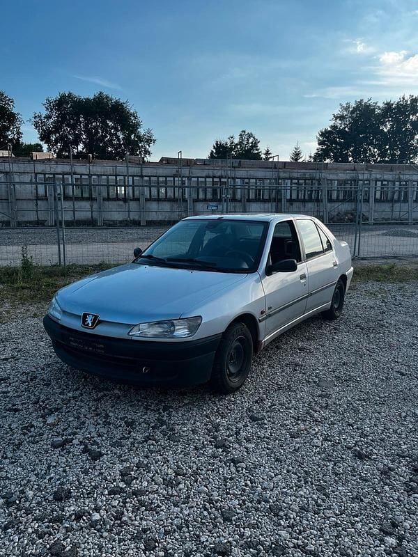 Silber Gebraucht 1998 Peugeot 306 Limousine | 200 € (Superpreis) - Bild 1/4