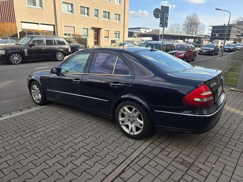 Gebraucht Mercedes E320 Avantgarde 204 PS (150 kW) 2004 Blau Limousine