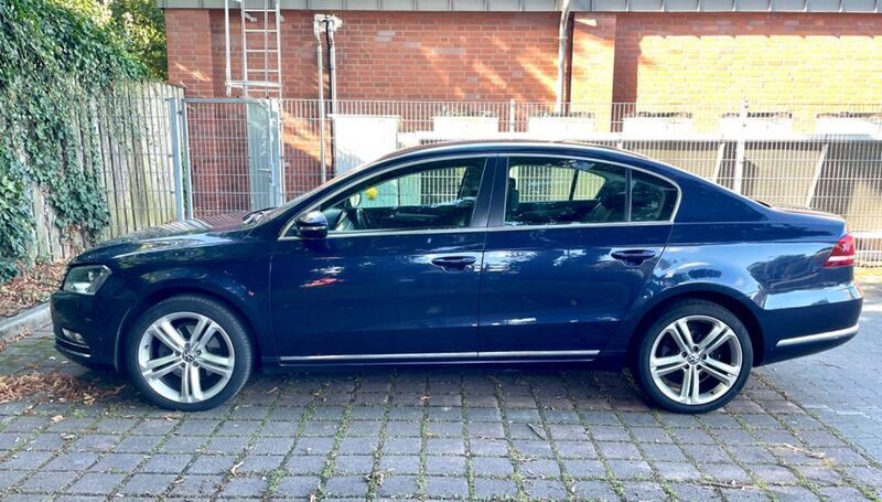Gebraucht VW Passat Comfortline 150 PS (110 kW) 2012 Blau Limousine