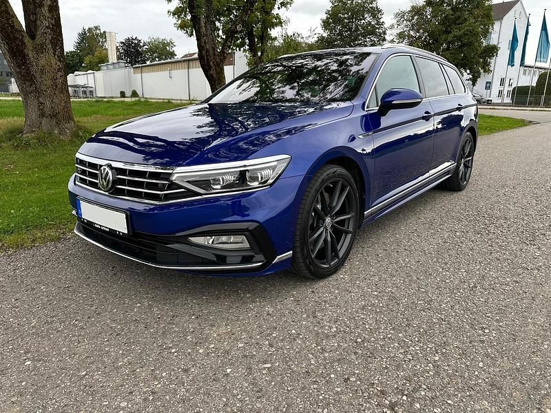 Blau Gebraucht 2019 VW Passat Elegance Kombi | 26.950 € - Bild 1/4