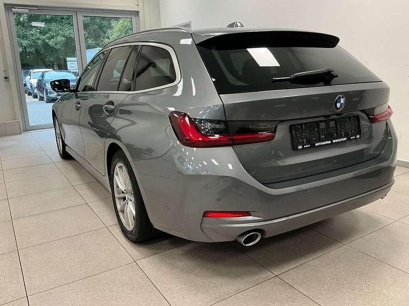 Gebraucht BMW 318 150 PS (110 kW) 2024 Skyscraper grau metallic Kombi