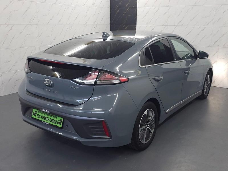 Gebraucht Hyundai Ioniq Premium 105 PS (77 kW) 2020 Grau Kleinwagen
