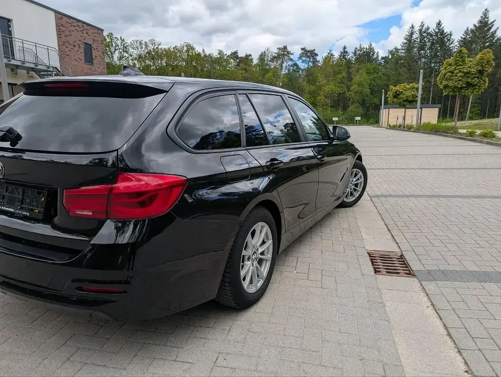 Gebraucht BMW 318 Performance 150 PS (110 kW) 2016 Schwarz Limousine