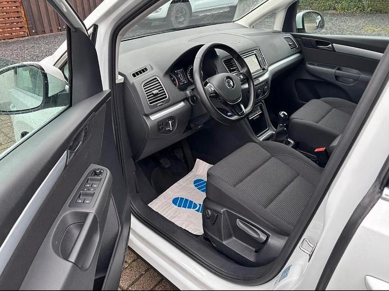 Gebraucht VW Sharan 140 PS (102 kW) 2014 Weiß Van / Kleinbus