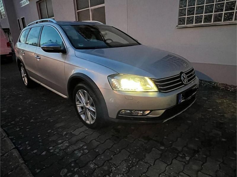 Silber Gebraucht 2014 VW Passat Alltrack Kombi | 9.000 € (Fairer Preis) - Bild 1/4