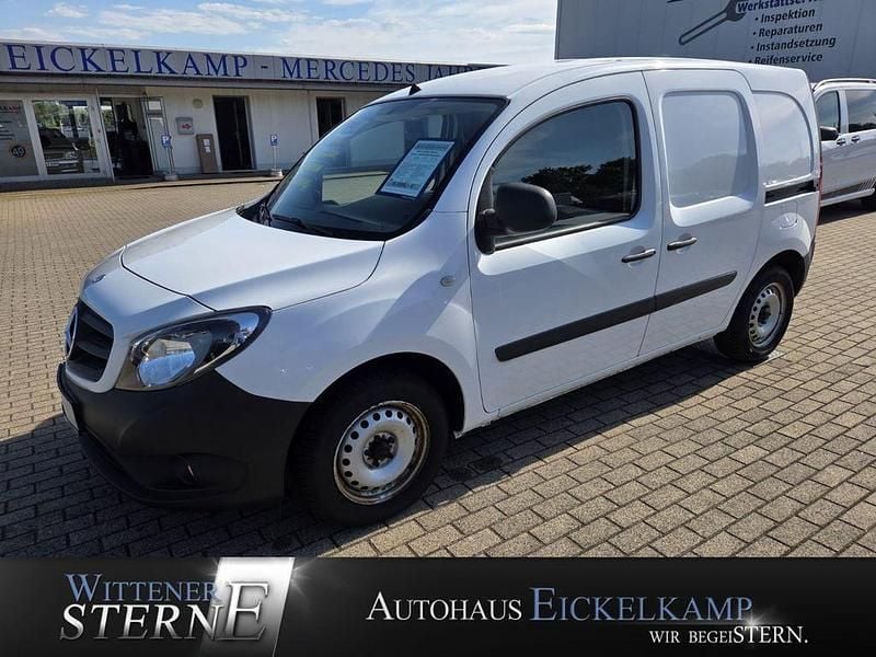 Weiß Gebraucht 2019 Mercedes Citan 108 Van / Kleinbus | 9.996 € (Fairer Preis) - Bild 1/4