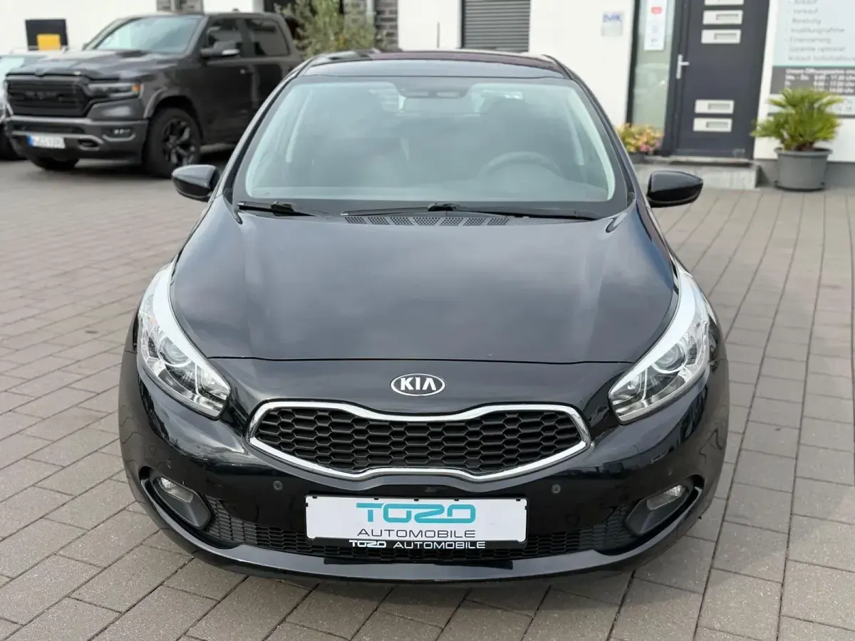 Gebraucht Kia Ceed Attract 99 PS (72 kW) 2015 Schwarz Kleinwagen