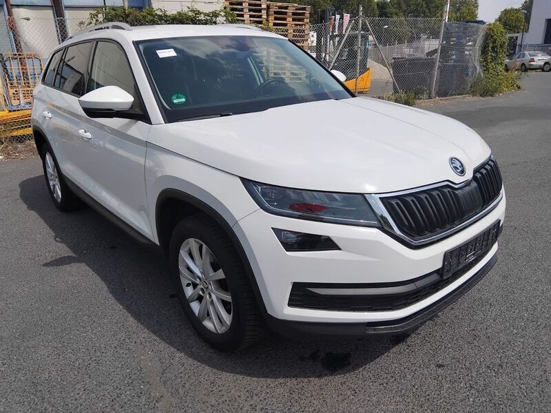 Grau Gebraucht 2020 Skoda Kodiaq Active SUV | 17.599 € (Guter Preis) - Bild 1/4