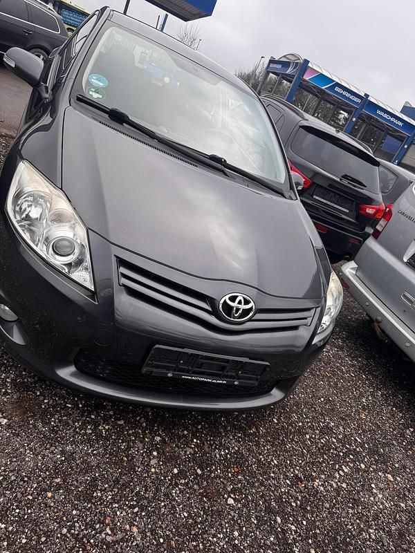 Gebraucht Toyota Auris 132 PS (97 kW) 2010 Kleinwagen