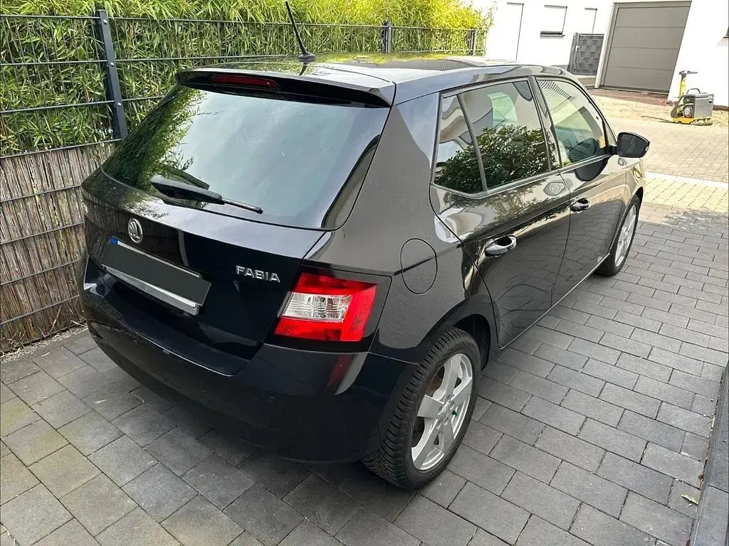 Gebraucht Skoda Fabia Joy 75 PS (55 kW) 2016 Schwarz Limousine