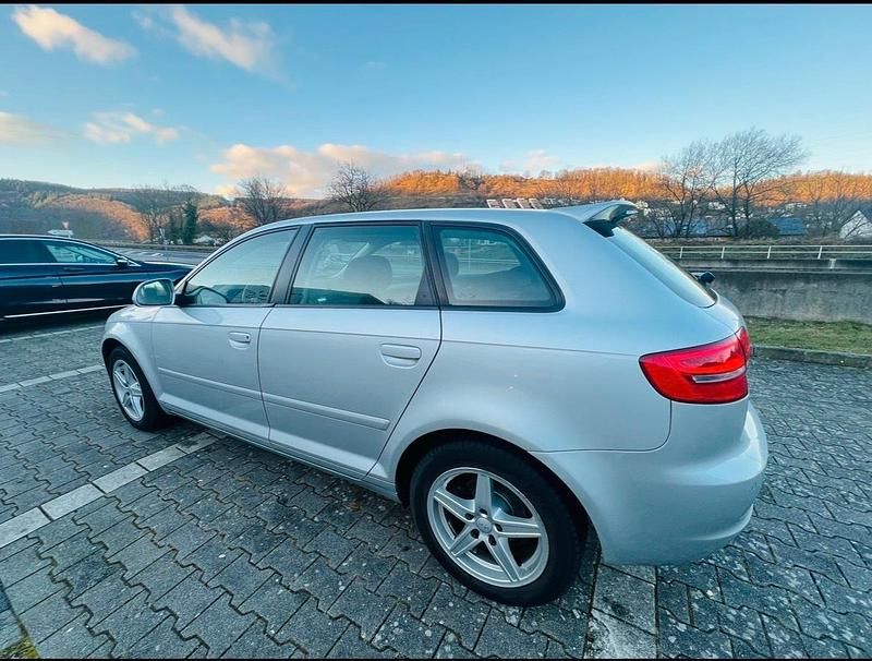 Gebraucht Audi A3 102 PS (75 kW) 2009 Silber Kleinwagen