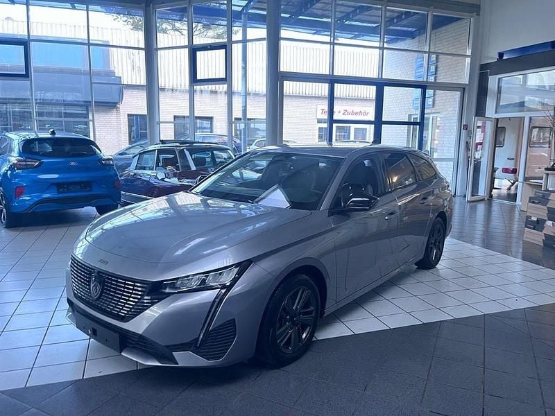 Gebraucht Peugeot 308 SW Allure 131 PS (96 kW) 2024 Grau Kombi