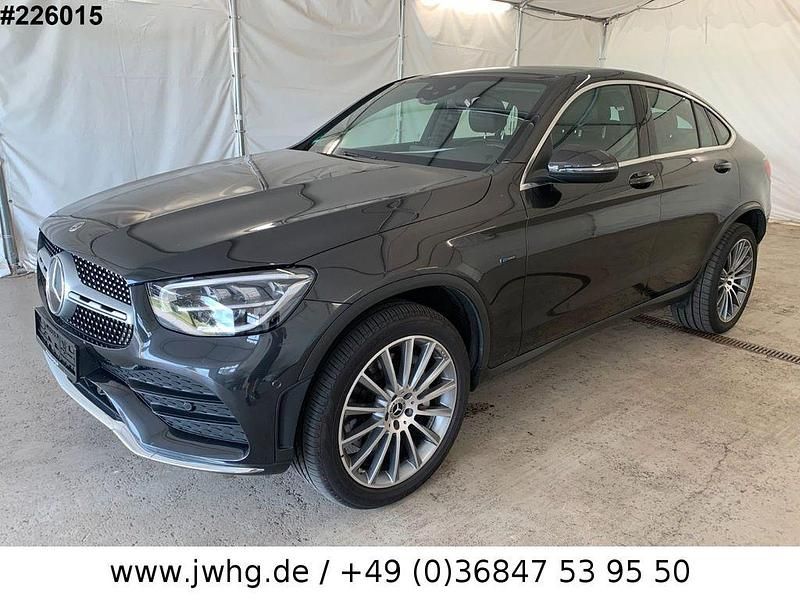 Grau Gebraucht 2021 Mercedes GLC300e AMG line Coupé | 43.450 € (Fairer Preis) - Bild 1/4