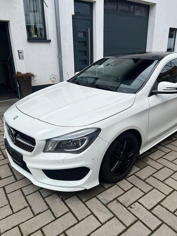 Gebraucht Mercedes CLA180 122 PS (89 kW) 2015 Weiß Limousine