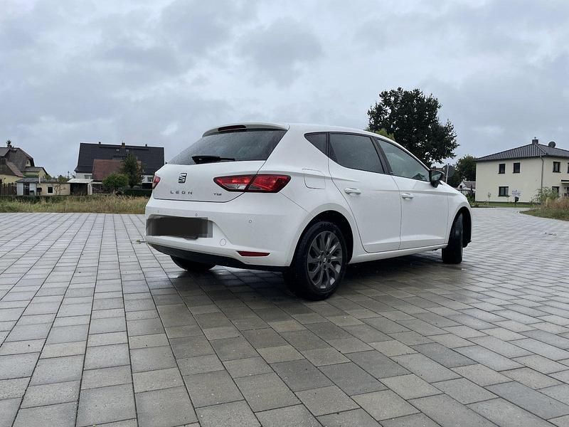 Gebraucht Seat Leon I-Tech 105 PS (77 kW) 2014 Weiß Kleinwagen