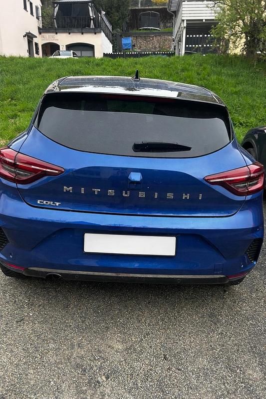 Gebraucht Mitsubishi Colt 92 PS (67 kW) 2024 Blau Kleinwagen
