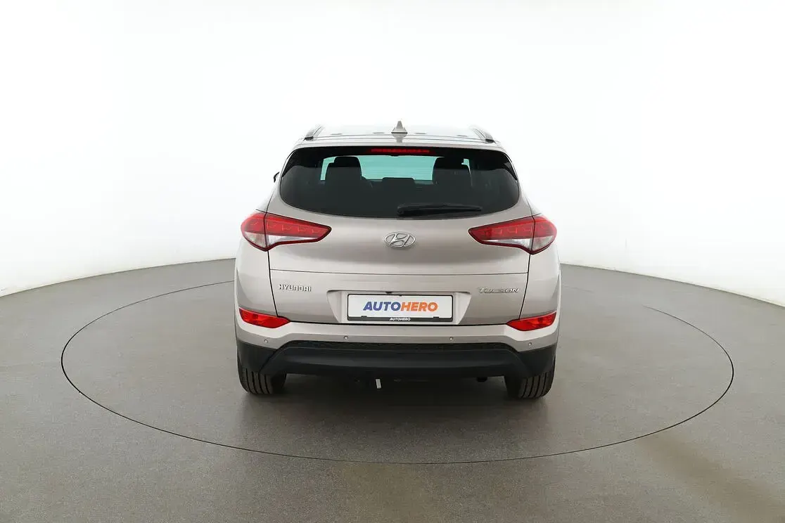 Gebraucht Hyundai Tucson Trend 132 PS (97 kW) 2017 Weiß SUV