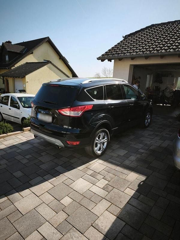 Gebraucht Ford Kuga Titanium 163 PS (119 kW) 2014 Schwarz SUV